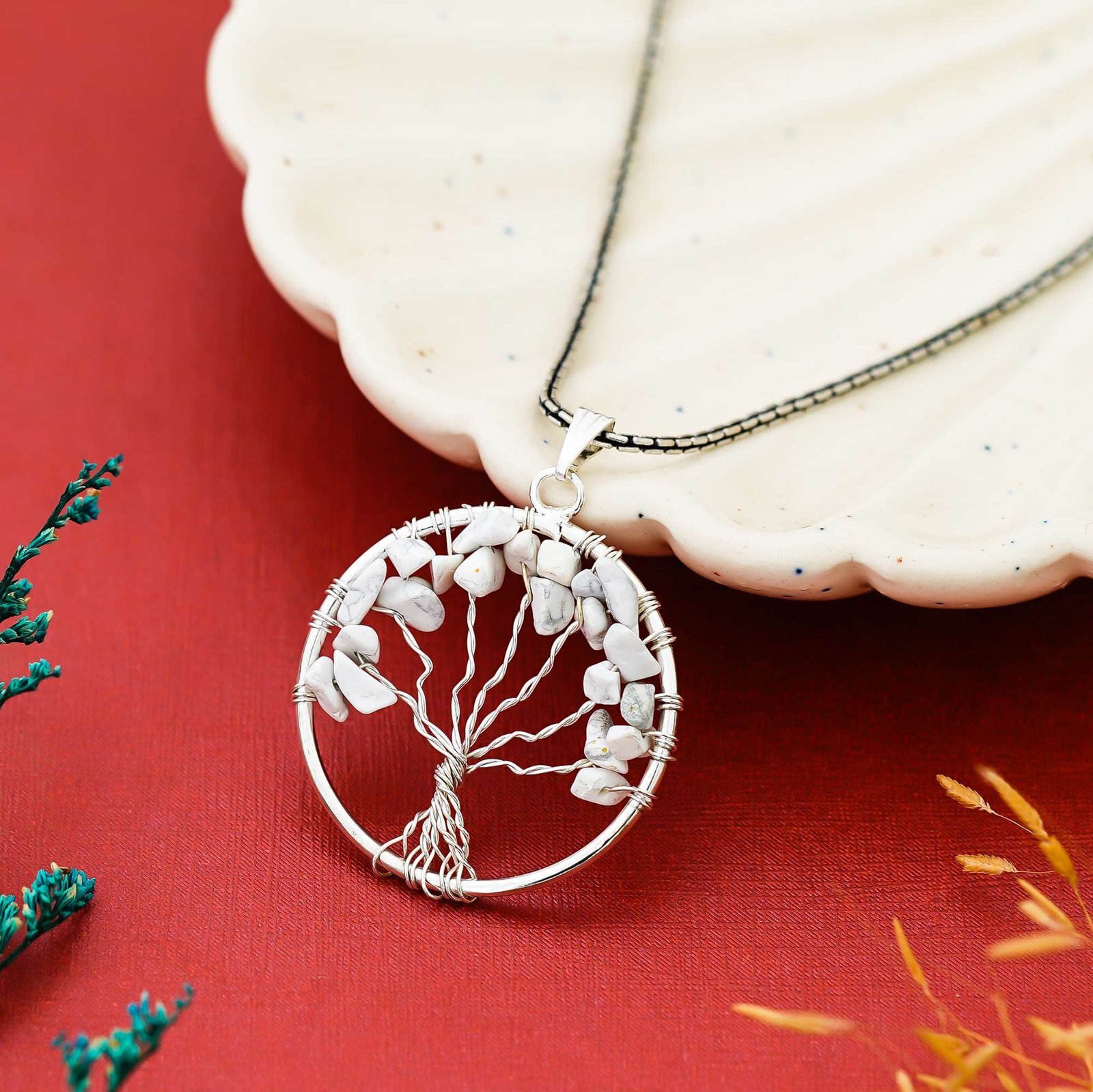 Clear Quartz Pendant Tree of Life Crystal Stone Pendant Locket with Metal Chain for Healing Crystal Healing Gemstone Size 35-40 mm clear quarts
